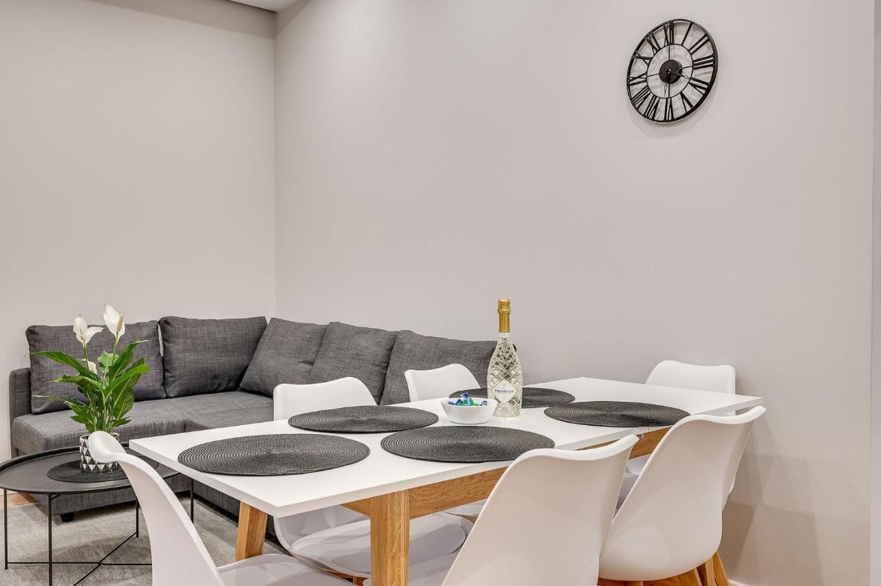 Central Platinum Apartments 29 รืบนิค ภายนอก รูปภาพ